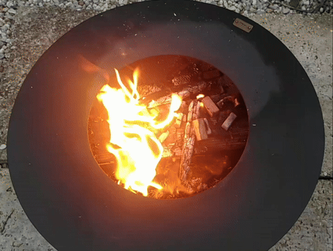 Feuer in der Feuerschale